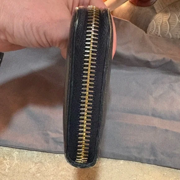 Miu miu wallet with dust bag. - Picture 7 of 14